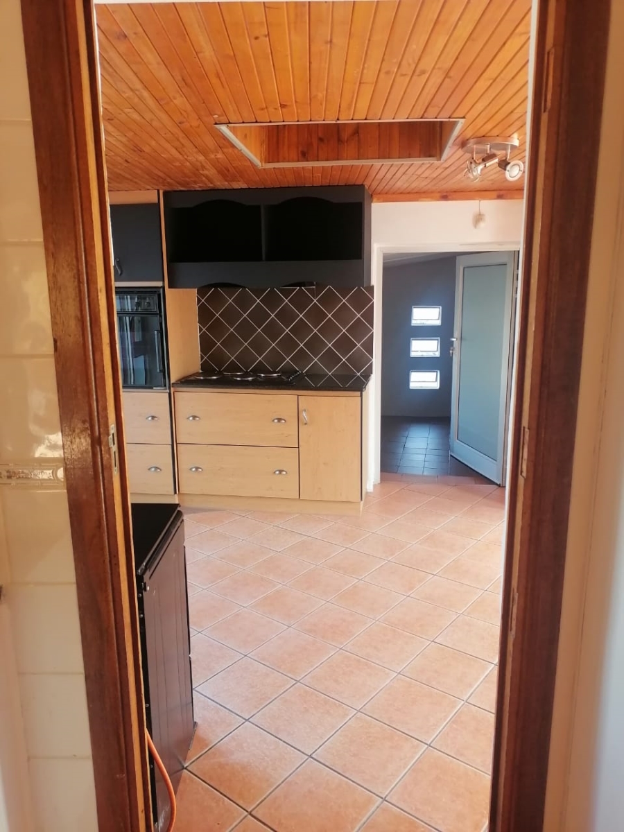 To Let 3 Bedroom Property for Rent in Madeira Park Eastern Cape
